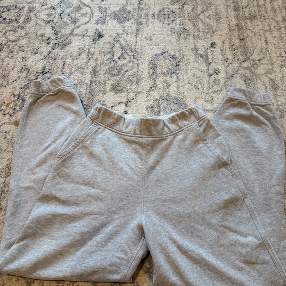 Lululemon relaxed high rise jogger - Picture 6 of 8